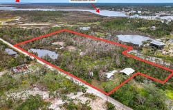 62 SW 284 Avenue, Steinhatchee, FL 32359