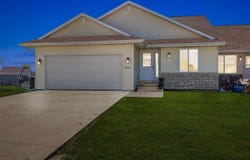 8410 Woodstone Ct SW, CedarRapids, IA 52404