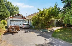 1205 E Park Street, Grants Pass, OR 97527