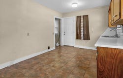 220 W Portland Street, Springfield, MO 65807