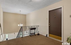1909 Jeanette Lane, Springfield, IL 62702