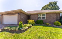 4607 S Ridgeview Avenue, Battlefield, MO 65619