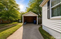 383 E Catawba Avenue, Mooresville, NC 28115