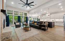 813 Heartleaf Dr, Leander, TX 78641