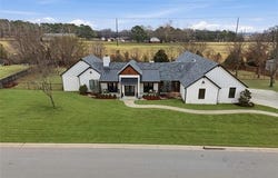 12937 S 28th Place, Bixby, OK 74008