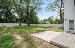 24 Lake St, Wrentham, MA 02093