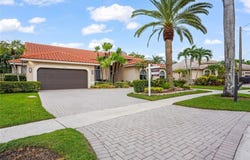 10960 NW 2nd St, Plantation, FL 33324