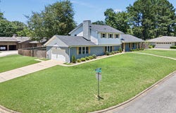 240 S Beaumont Avenue, Russellville, AR 72801