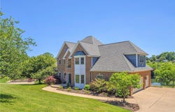 7 Hawthorne Ln, Irwin, PA 15642