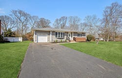 98 Bieselin Road, Bellport Village, NY 11713