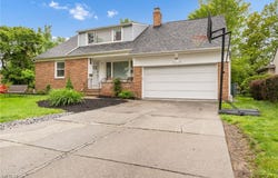 2524 Claver Road, University Heights, OH 44118