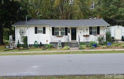 115 S Davis Street, Dallas, NC 28034