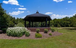 7 Hummingbird Lane, Amherst, NY 14228