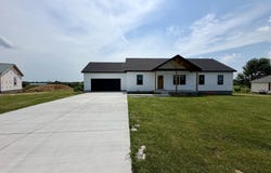 377 McMurtry Ln, Springfield, KY 40069