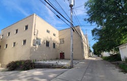 2201 N 35th St, Milwaukee, WI 53208
