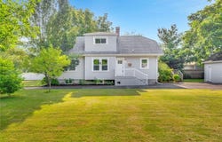 29 Firglade Avenue, East Providence, RI 02915