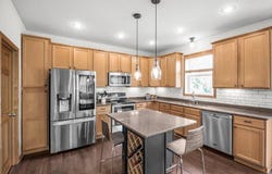 1823 Red Oak Ridge, Carver, MN 55315