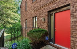 204 MOUNTAINVIEW DRIVE, CHESTERBROOK, PA 19087