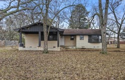 1306 N Lemon/Dewitt Henry, Beebe, AR 72012