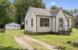1524 S Thelma Avenue, Springfield, MO 65807