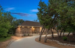 805 Willow Creek CIR, San Marcos, TX 78666