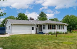 300 Schoolcrest Drive, Shepherd, MI 48883