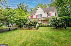 8 SILVER BIRCH COURT, MONMOUTH JUNCTION, NJ 08852