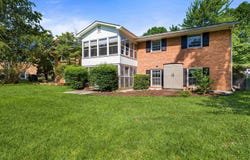 9936 PLEASANT VIEW DR, NEW MARKET, VA 22844