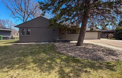 360 McClellan Dr, Huron, SD 57350