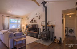 1021 Cherry Hill Dr, Hailey, ID 83333