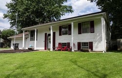 1027 W Willow, Carbondale, IL 62901