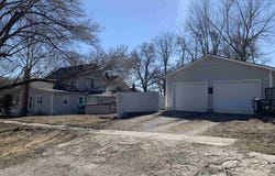 500 Walnut ST, Valley Falls, KS 66088