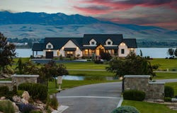 281 Lakeshore Dr, American Falls, ID 83211