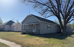 707 E 3rd St, Kinsley, KS 67547