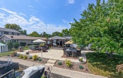 812 S lakeside Drive, Syracuse, IN 46567