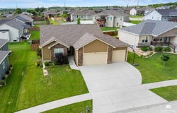 8796 N Kelliann Way, Manhattan, KS 66502