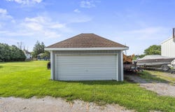 405 N Maplewood Avenue, IA 52361