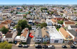 18 S 7Th St, Elizabeth City, NJ 07202-3843