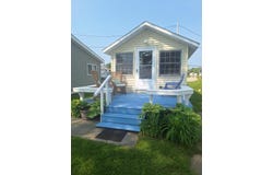 6390 W Houghton Lake Drive, Houghton Lake, MI 48629