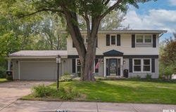 2320 W RIVIERA Drive, Peoria, IL 61614