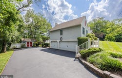 10 LONG DRIVE, DOWNINGTOWN, PA 19335