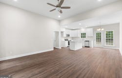 547 Oakwood, Statesboro, GA 30458