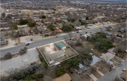 808 N water Street, Burnet, TX 78611-1726
