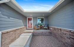 768 E Sunset Cir, Goddard, KS 67052