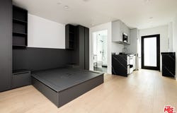 1325 Cabrillo Ave, Venice, CA 90291