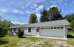 8484 Zosel Street, Onekama, MI 49675