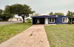 2540 W Harris Ave, San Angelo, TX 76901