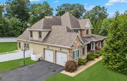 8 Eden Ln, Hanover Twp., NJ 07981-1409