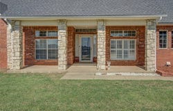600 N Songbird Way, Mustang, OK 73064