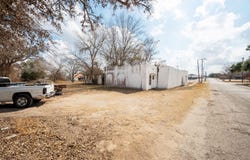 330 W Live Oak St, Kenedy, TX 78119